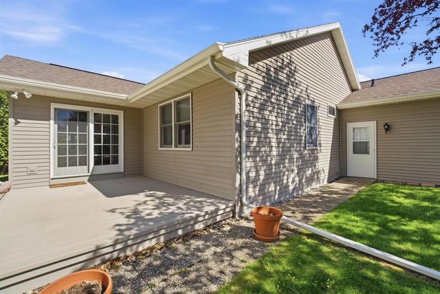 W6148 LONG COURT, Appleton, WI 54914