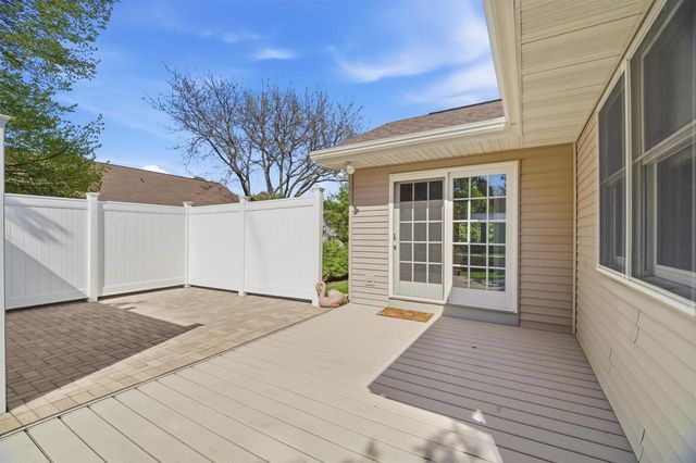 W6148 LONG COURT, Appleton, WI 54914