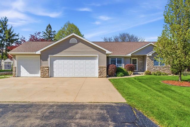 W6148 LONG COURT, Appleton, WI 54914