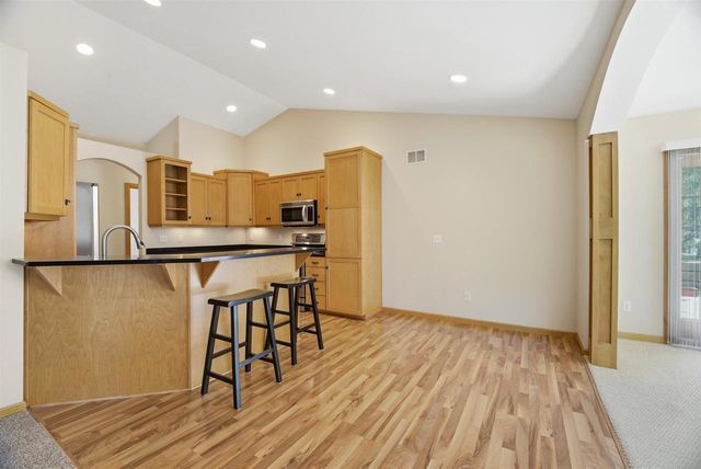 W6148 LONG COURT, Appleton, WI 54914