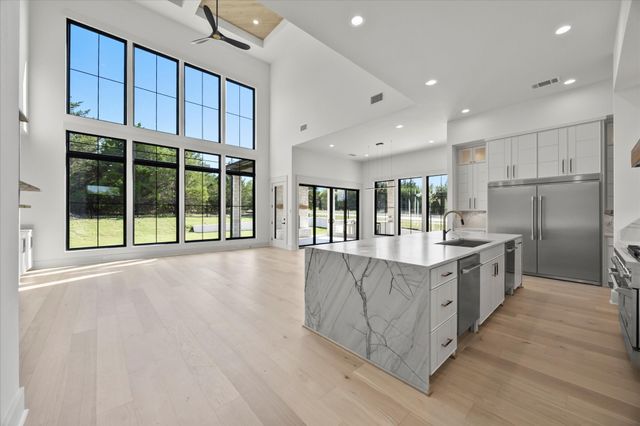 306 Broadmoor Drive, Heath, TX 75032