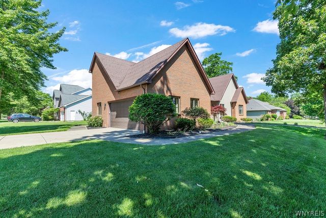 10 Spicer Creek, Grand Island, NY 14072