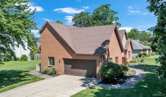 10 Spicer Creek, Grand Island, NY 14072