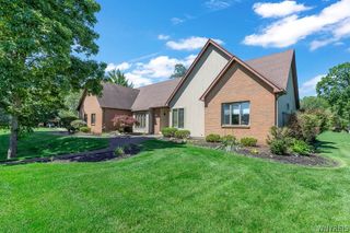 10 Spicer Creek, Grand Island, NY 14072