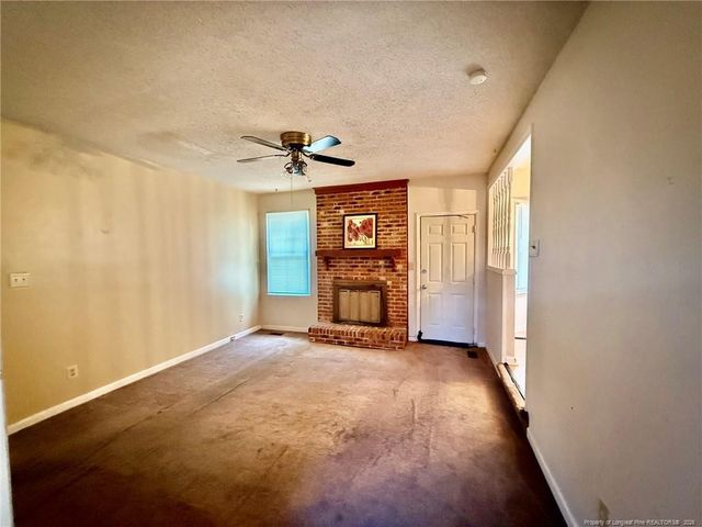 1572 Graystone Road, Fayetteville, NC 28311