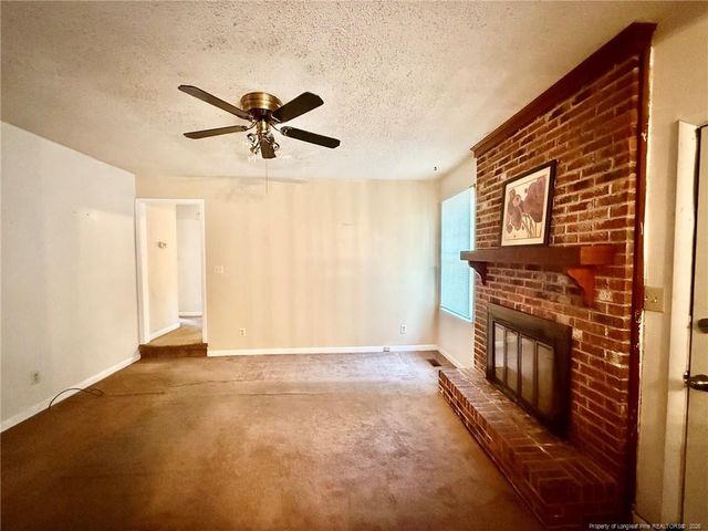 1572 Graystone Road, Fayetteville, NC 28311