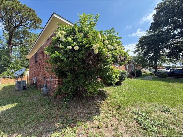 1572 Graystone Road, Fayetteville, NC 28311