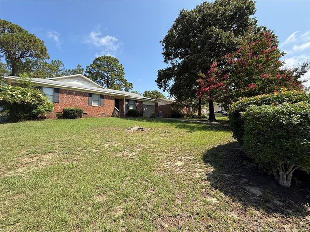 1572 Graystone Road, Fayetteville, NC 28311