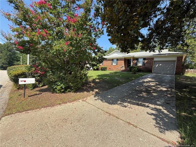 1572 Graystone Road, Fayetteville, NC 28311