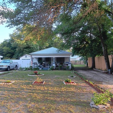 72 Park Avenue, Defuniak Springs, FL 32435