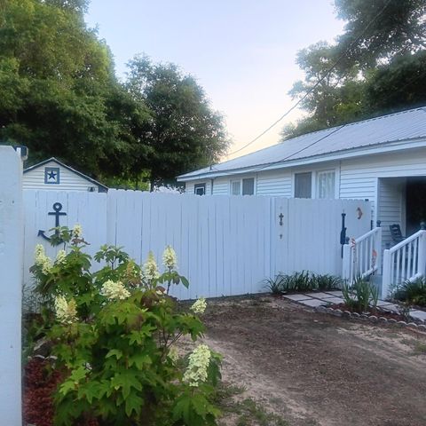 72 Park Avenue, Defuniak Springs, FL 32435