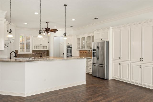 1213 Prestwick Court, Granbury, TX 76048