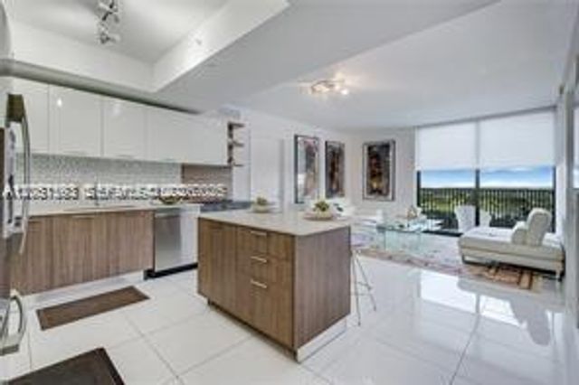 5252 NW 85th Ave 1404, Doral, FL 33166