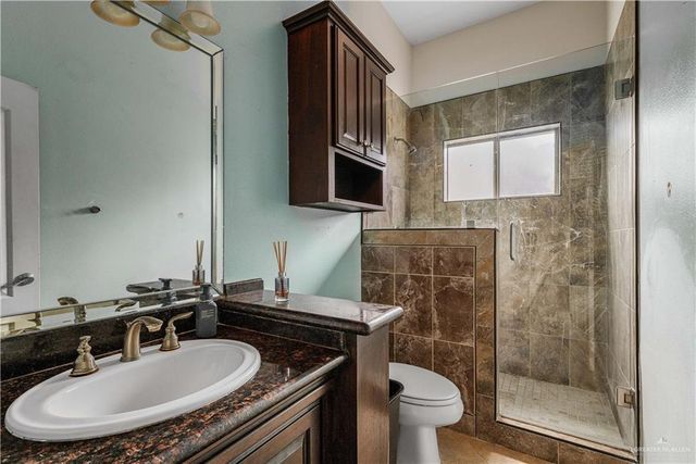 2215 Grapefruit Avenue, Mission, TX 78572