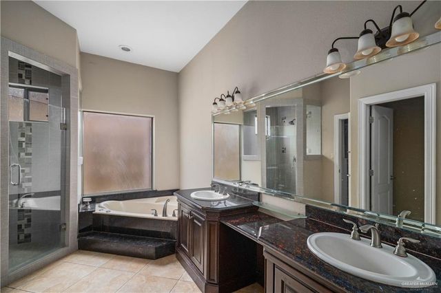 2215 Grapefruit Avenue, Mission, TX 78572