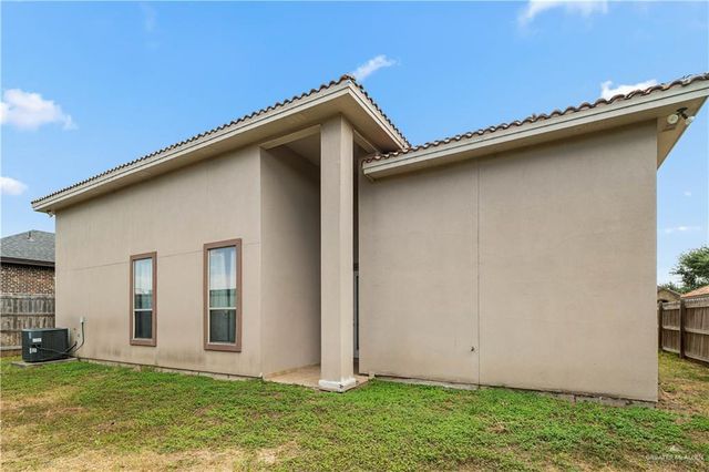 2215 Grapefruit Avenue, Mission, TX 78572