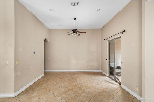 2215 Grapefruit Avenue, Mission, TX 78572