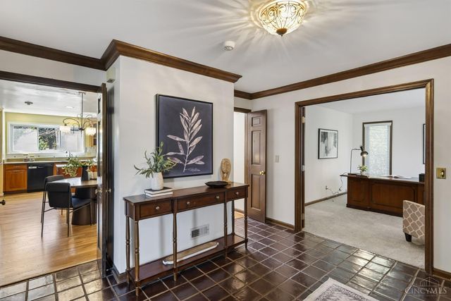 7745 Ivygate Lane, Montgomery, OH 45242