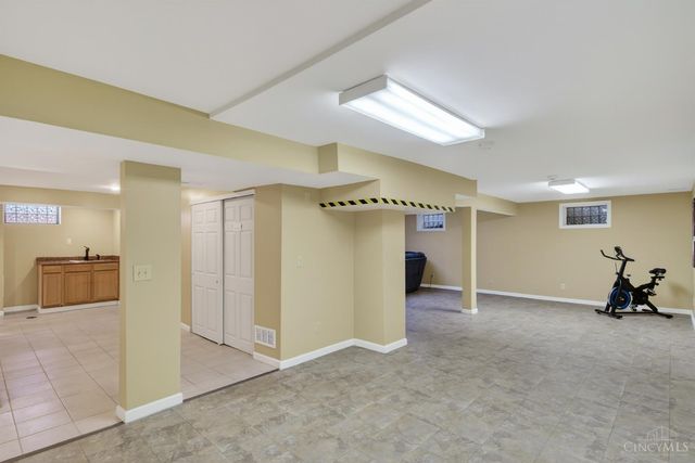 7745 Ivygate Lane, Montgomery, OH 45242