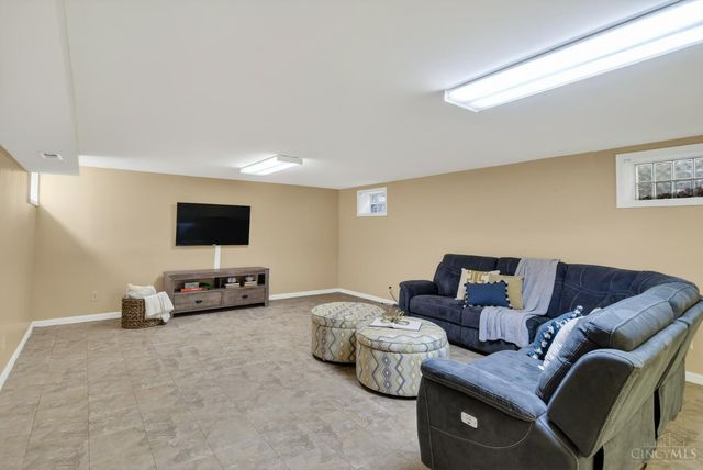 7745 Ivygate Lane, Montgomery, OH 45242