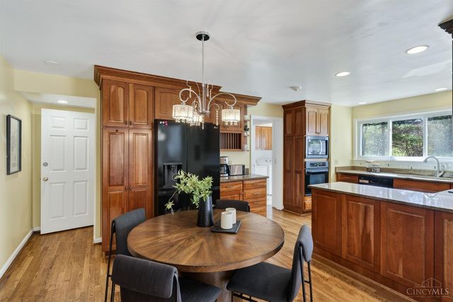 7745 Ivygate Lane, Montgomery, OH 45242