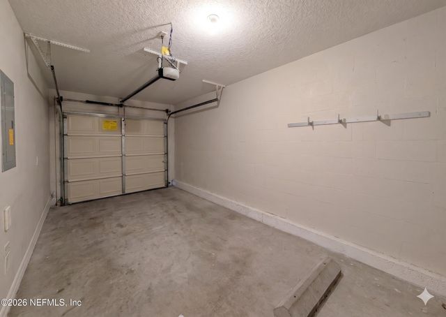 10499 AUTUMN TRACE Road, Jacksonville, FL 32257