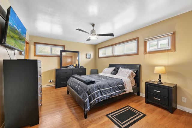 4437 W 100th Street, Oak Lawn, IL 60453