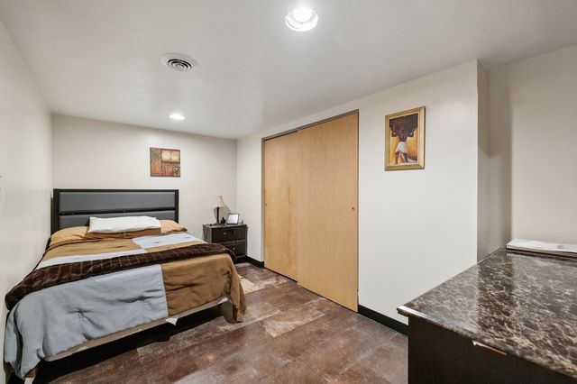 4437 W 100th Street, Oak Lawn, IL 60453