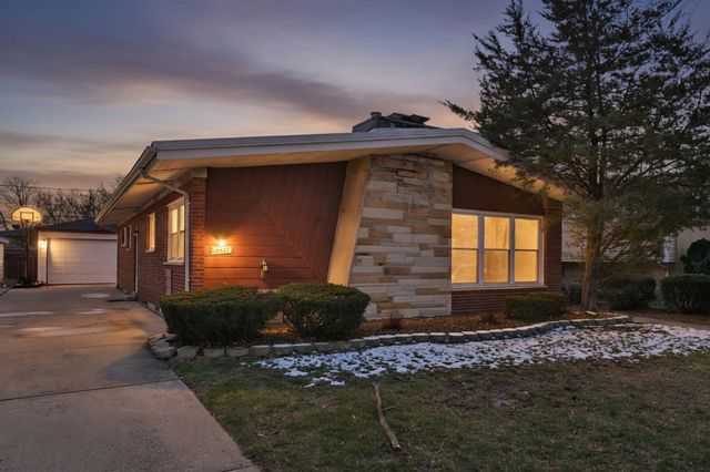 4437 W 100th Street, Oak Lawn, IL 60453