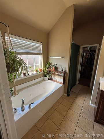 3309 E Hudson Street, Broken Arrow, OK 74014