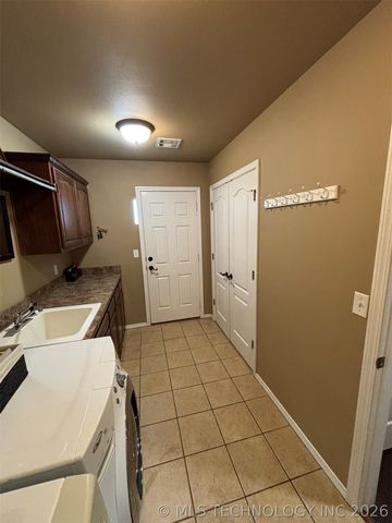 3309 E Hudson Street, Broken Arrow, OK 74014