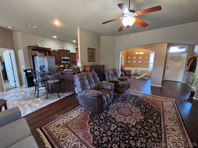 3309 E Hudson Street, Broken Arrow, OK 74014