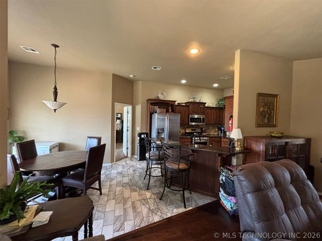 3309 E Hudson Street, Broken Arrow, OK 74014