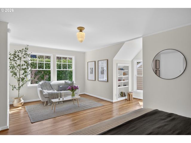 6834 Se REED COLLEGE Pl, Portland, OR 97202