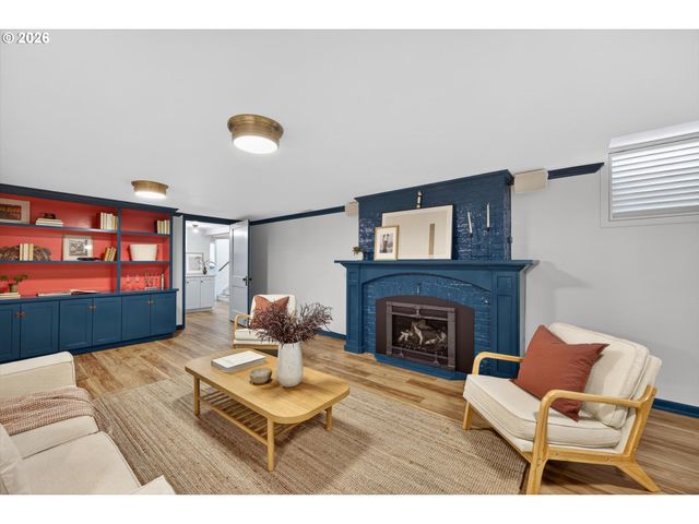 6834 Se REED COLLEGE Pl, Portland, OR 97202