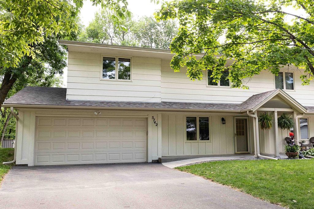 5742 Wood Duck Circle, Shorewood, MN 55331