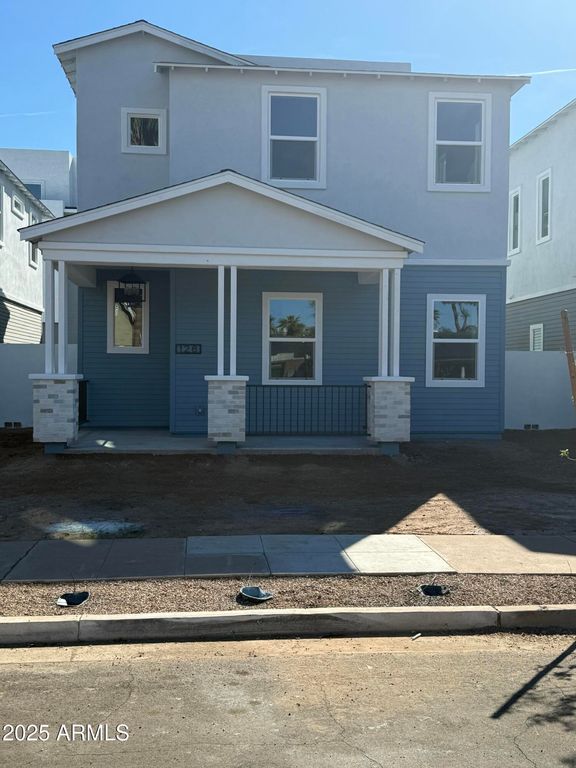 126 W HOLCOMB Lane, Phoenix, AZ 85003