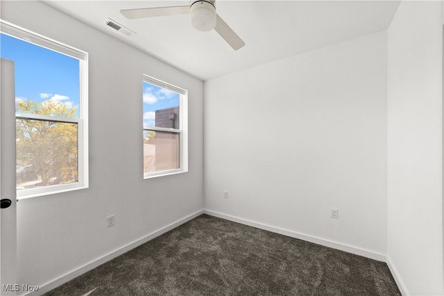 2017 W 44th 9, Cleveland, OH 44113