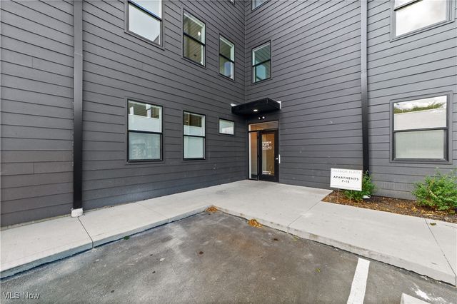 2017 W 44th 9, Cleveland, OH 44113