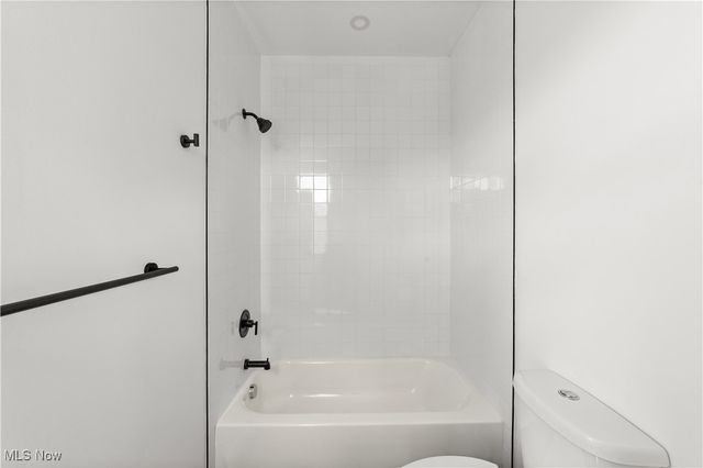 2017 W 44th 9, Cleveland, OH 44113