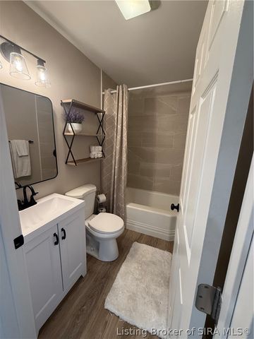 205 W Bowne Boulevard W, Clarksville, IN 47129