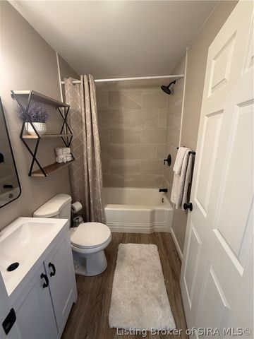 205 W Bowne Boulevard W, Clarksville, IN 47129