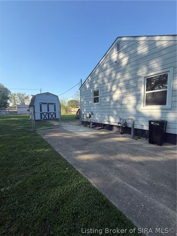 205 W Bowne Boulevard W, Clarksville, IN 47129