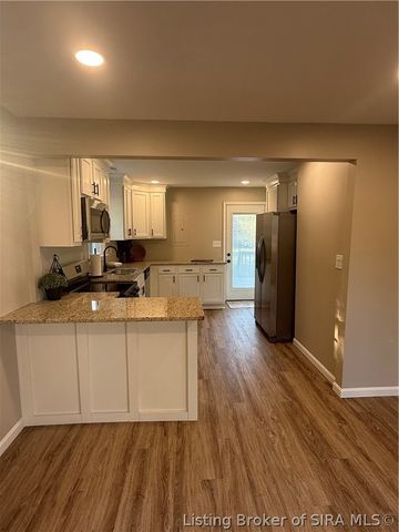 205 W Bowne Boulevard W, Clarksville, IN 47129