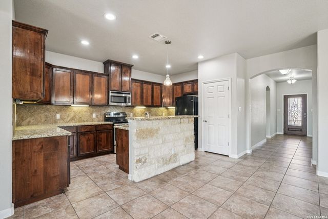 6413 Von Rosk, Leon Valley, TX 78238