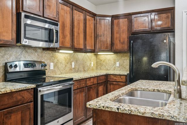 6413 Von Rosk, Leon Valley, TX 78238