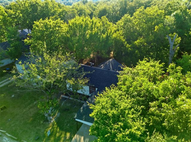 1105 Bell Drive, Greenville, TX 75401