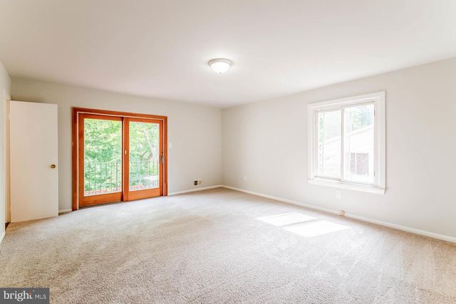 662 HERNDON PKWY, Herndon, VA 20170