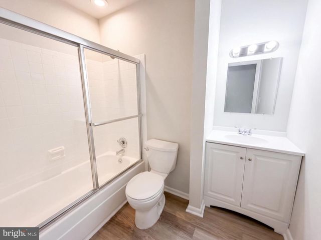 662 HERNDON PKWY, Herndon, VA 20170