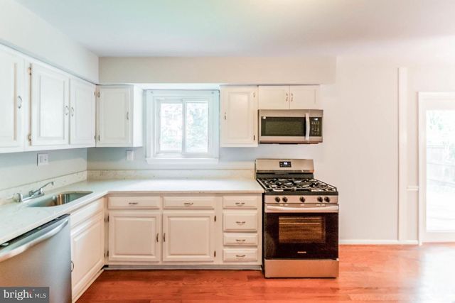 662 HERNDON PKWY, Herndon, VA 20170